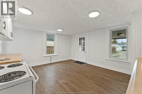 414 Parent Avenue Windsor ON N9A 2C1