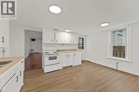 414 Parent Avenue Windsor ON N9A 2C1