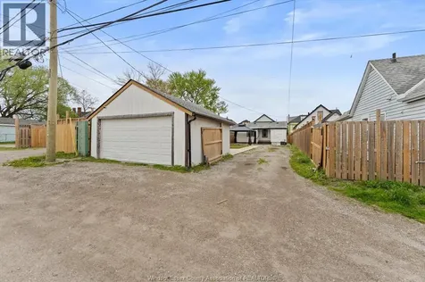 414 Parent Avenue Windsor ON N9A 2C1
