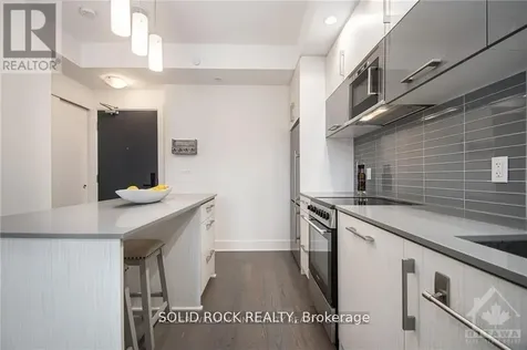 255 Bay Street Ottawa ON K1R 5Z4