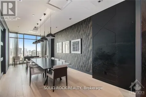 255 Bay Street Ottawa ON K1R 5Z4