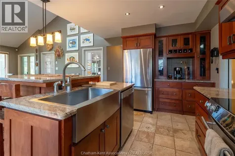 30 Cramar Crescent Chatham ON N7M 6G3