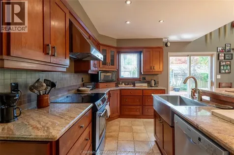 30 Cramar Crescent Chatham ON N7M 6G3