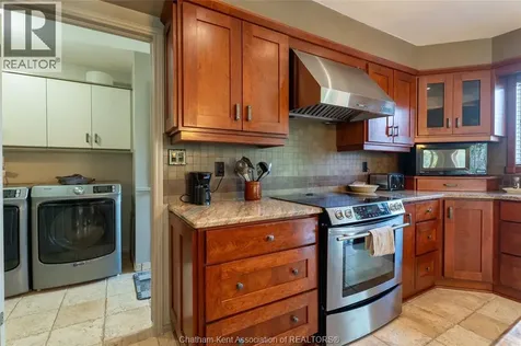30 Cramar Crescent Chatham ON N7M 6G3