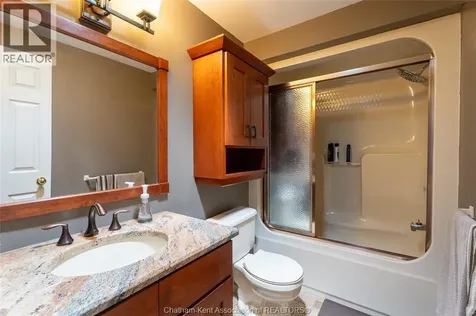 30 Cramar Crescent Chatham ON N7M 6G3