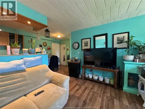 6647 Thornberry Crescent Windsor ON N8T 3A6