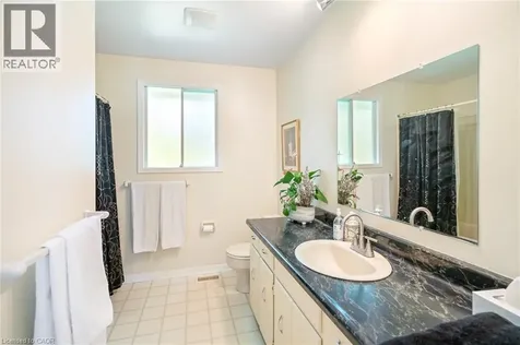 225 Anne Street Niagara-on-the-lake ON L0S 1J0