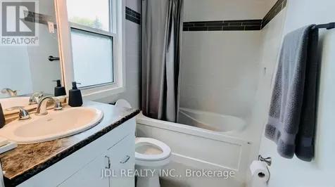 431 Keats Way Waterloo ON N2L 5S7