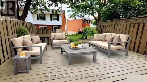 431 Keats Way Waterloo ON N2L 5S7