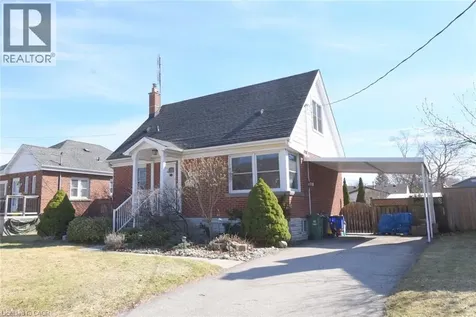 7 Cairns Avenue Dundas ON L9H 1G2