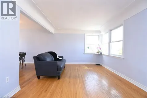 7 Cairns Avenue Dundas ON L9H 1G2