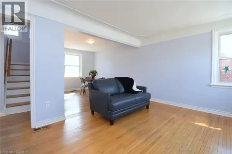 7 Cairns Avenue Dundas ON L9H 1G2