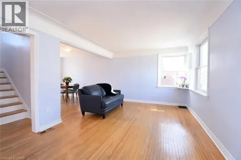 7 Cairns Avenue Dundas ON L9H 1G2