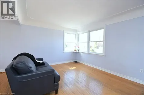 7 Cairns Avenue Dundas ON L9H 1G2