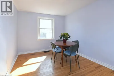 7 Cairns Avenue Dundas ON L9H 1G2