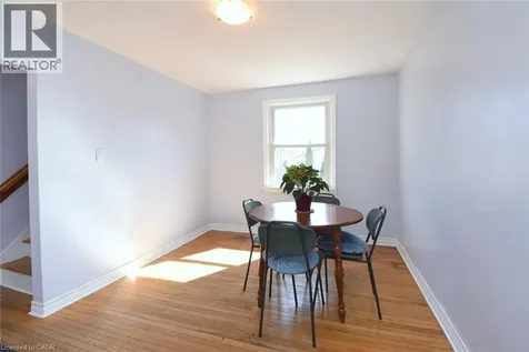 7 Cairns Avenue Dundas ON L9H 1G2