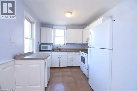 7 Cairns Avenue Dundas ON L9H 1G2