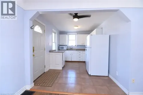 7 Cairns Avenue Dundas ON L9H 1G2