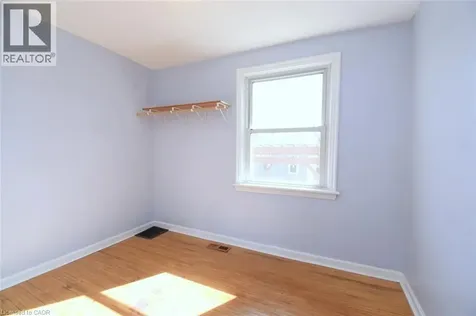 7 Cairns Avenue Dundas ON L9H 1G2