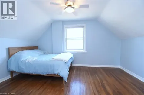 7 Cairns Avenue Dundas ON L9H 1G2
