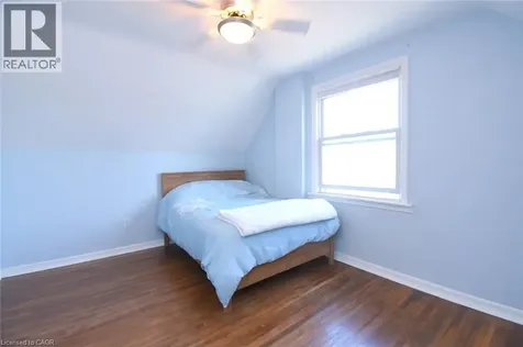 7 Cairns Avenue Dundas ON L9H 1G2