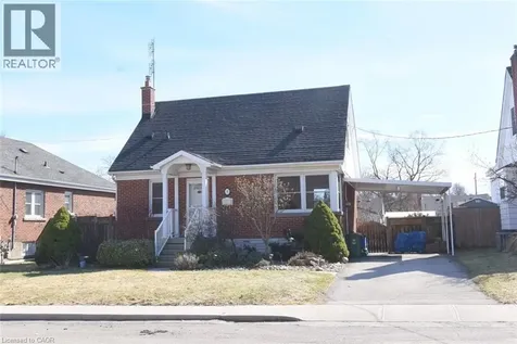 7 Cairns Avenue Dundas ON L9H 1G2