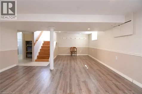 7 Cairns Avenue Dundas ON L9H 1G2