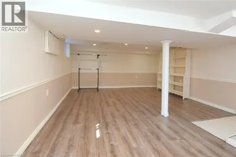 7 Cairns Avenue Dundas ON L9H 1G2