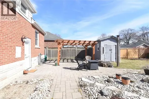 7 Cairns Avenue Dundas ON L9H 1G2