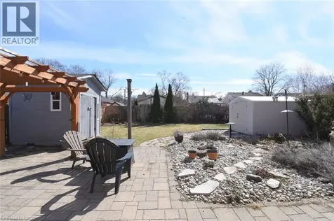 7 Cairns Avenue Dundas ON L9H 1G2