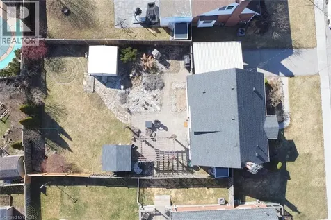 7 Cairns Avenue Dundas ON L9H 1G2