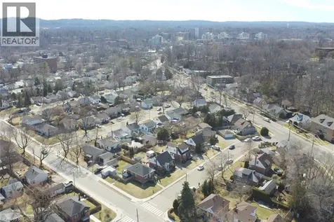 7 Cairns Avenue Dundas ON L9H 1G2