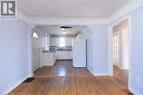 7 Cairns Avenue Dundas ON L9H 1G2