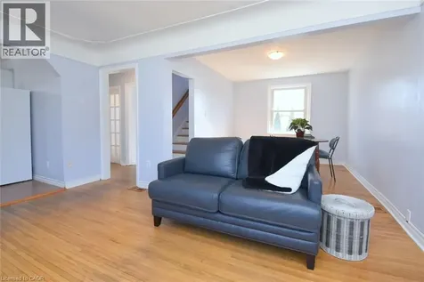 7 Cairns Avenue Dundas ON L9H 1G2