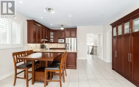 43 Donherb Crescent Caledon ON L7C 1E4