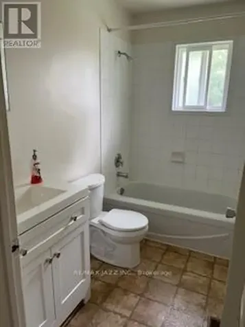 416 Gill Street Orillia ON L3V 4K6