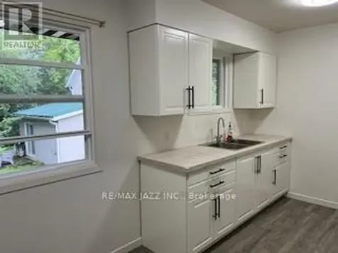 416 Gill Street Orillia ON L3V 4K6