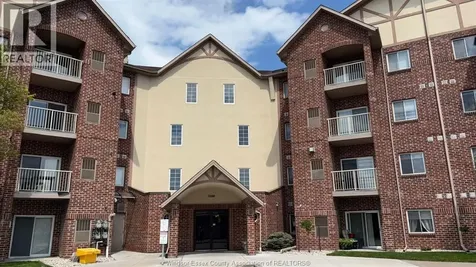 3160 Wildwood Windsor ON N8R 1Z3