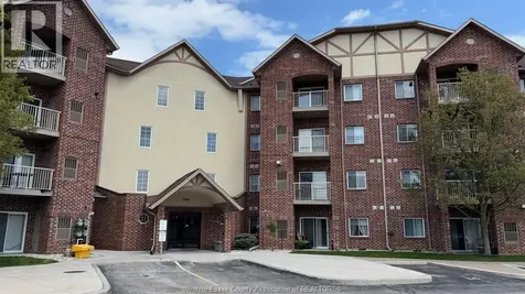 3160 Wildwood Windsor ON N8R 1Z3