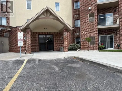 3160 Wildwood Windsor ON N8R 1Z3