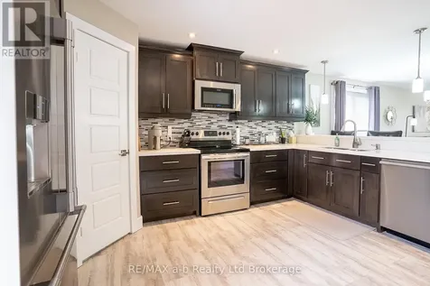 136 Maple Lane Tillsonburg ON N4G 2Y9