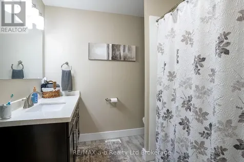 136 Maple Lane Tillsonburg ON N4G 2Y9
