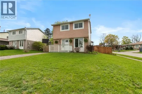 29 Woodlawn Avenue Brantford ON N3V 1A4