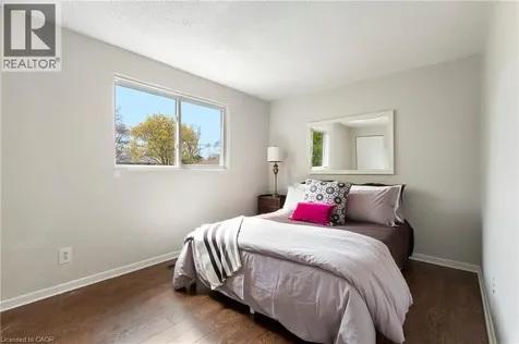 29 Woodlawn Avenue Brantford ON N3V 1A4