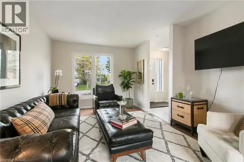 29 Woodlawn Avenue Brantford ON N3V 1A4
