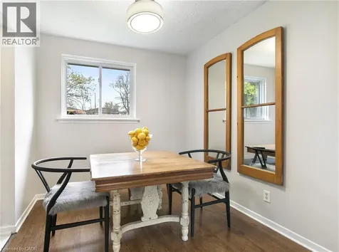 29 Woodlawn Avenue Brantford ON N3V 1A4