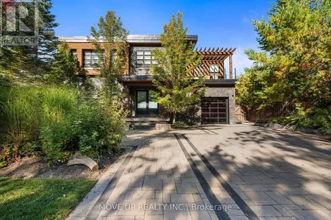 10 Hiawatha Avenue Wasaga Beach ON L9Z 2L9