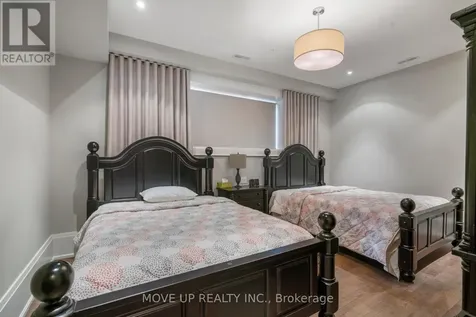 10 Hiawatha Avenue Wasaga Beach ON L9Z 2L9