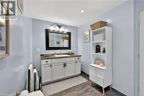 73 Avondale Street Brantford ON N3S 4M1