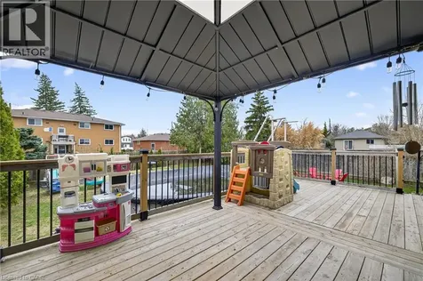 73 Avondale Street Brantford ON N3S 4M1